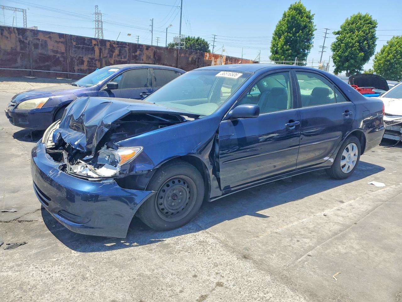 Salvage Toyota Camry Image