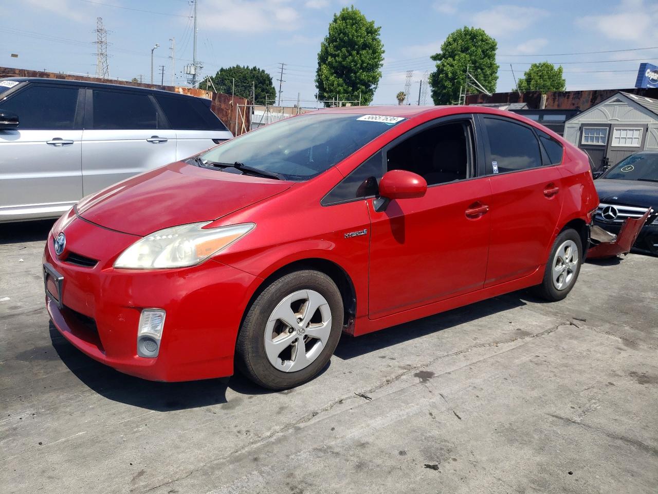 Salvage Toyota Prius Image