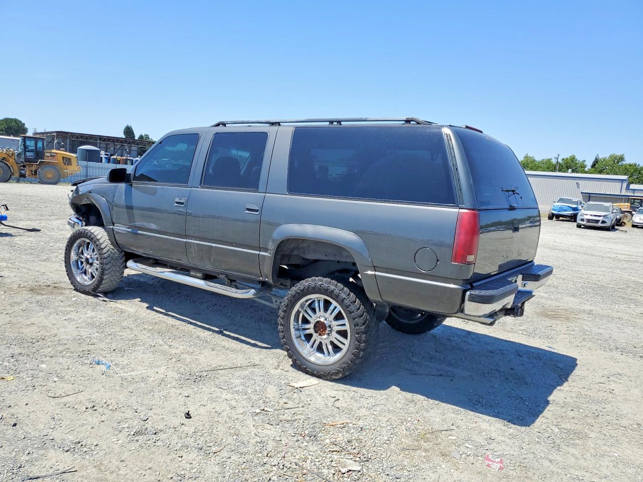 Chevrolet Suburban K2500