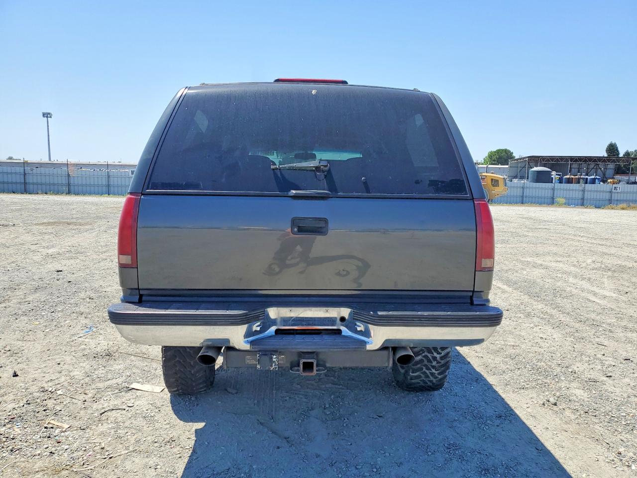 Chevrolet Suburban K2500