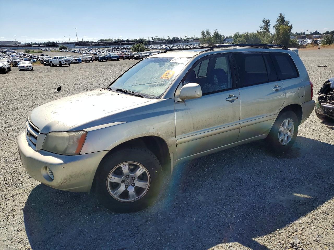 Salvage Toyota Highlander Image