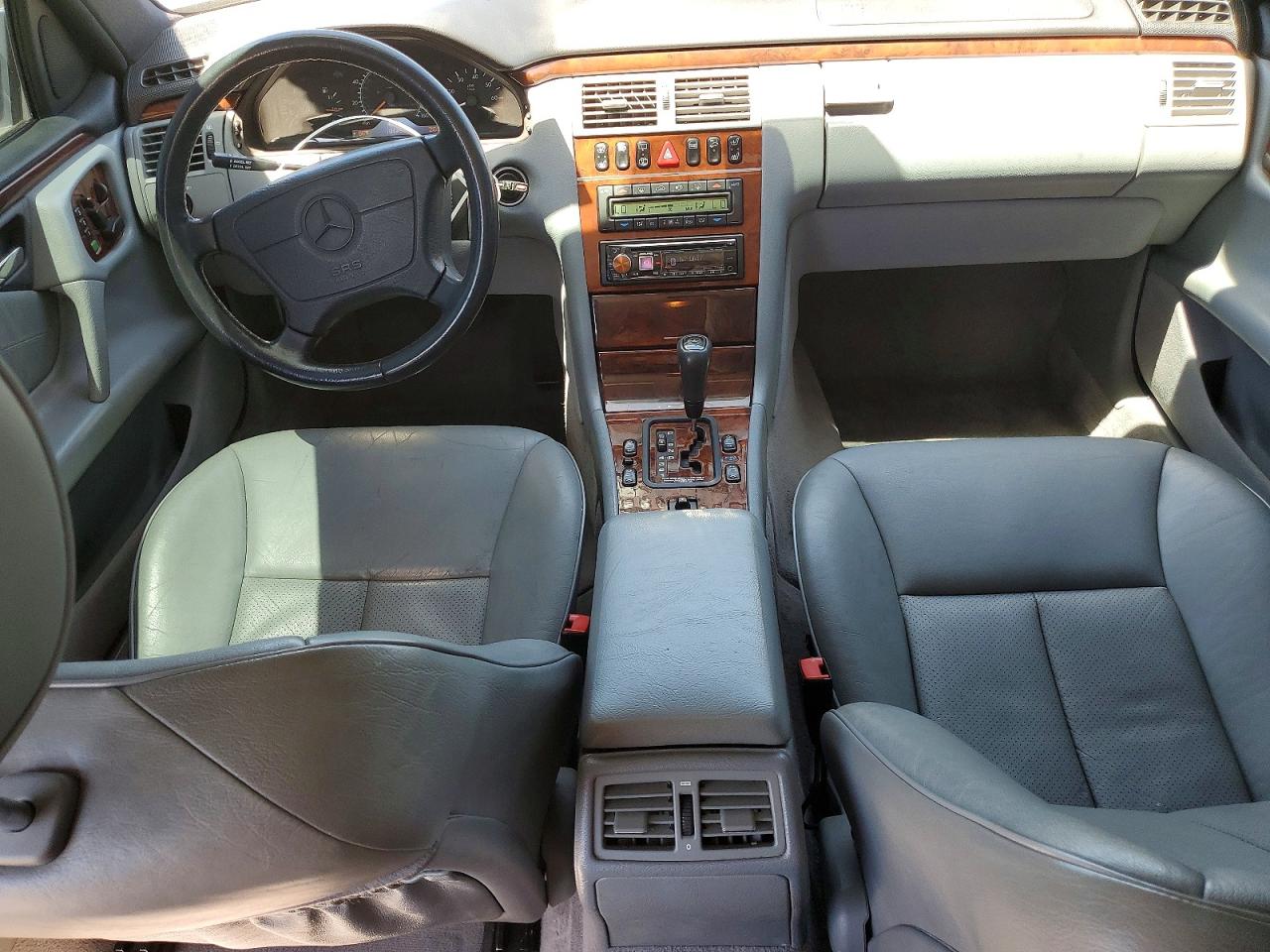 Mercedes-Benz E-Class 320 4matic