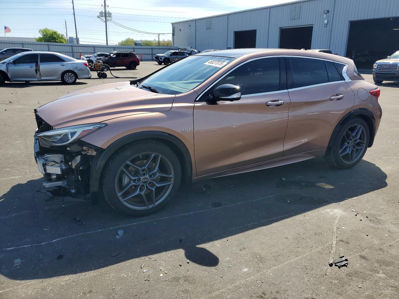 Salvage INFINITI Qx Image