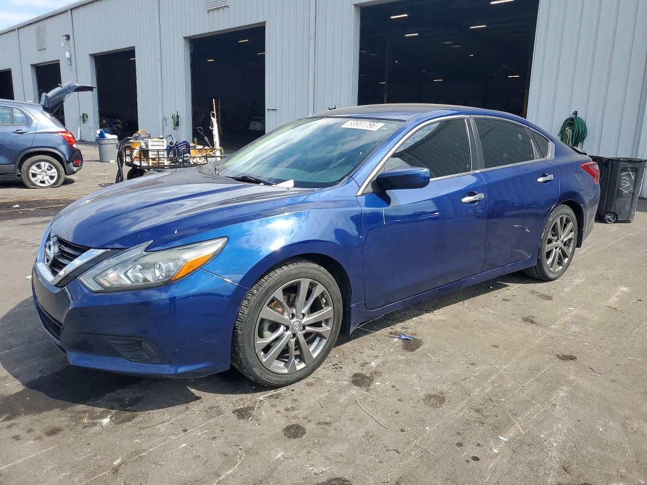 Salvage Nissan Altima Image