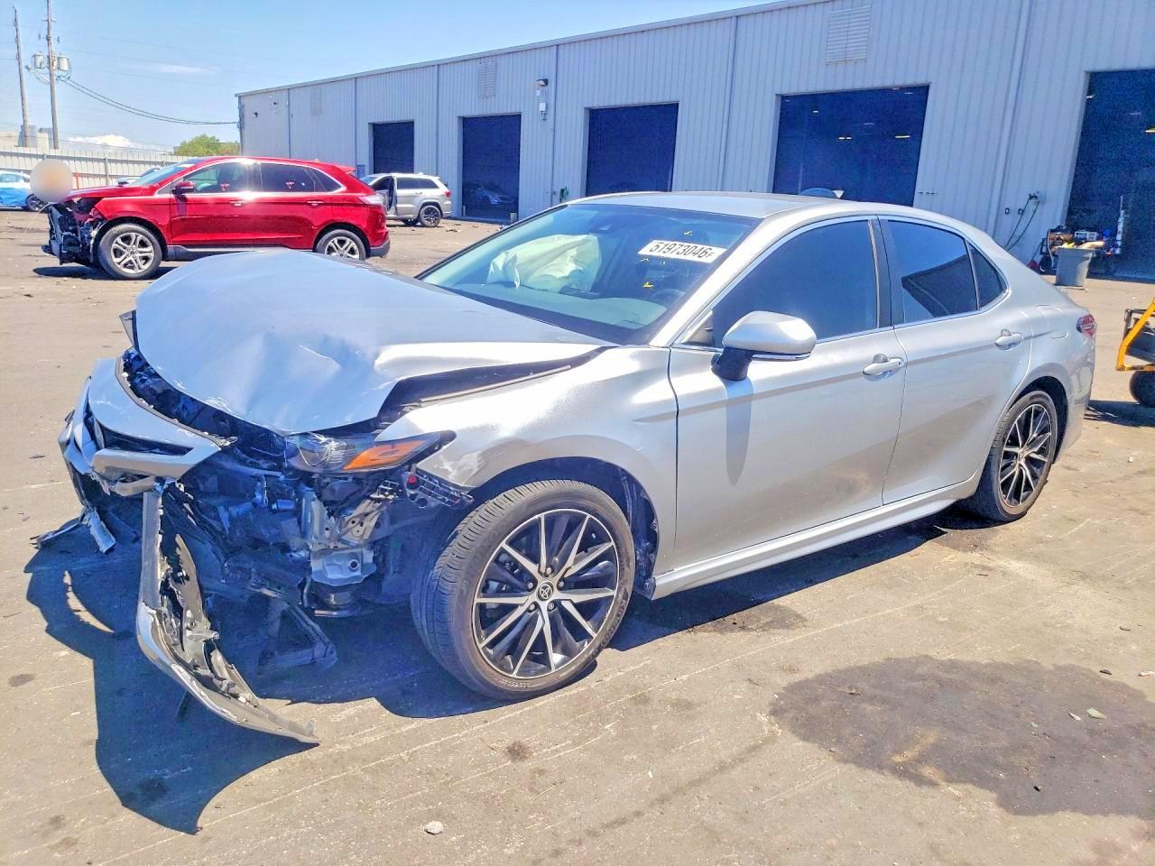 Salvage Toyota Camry Image