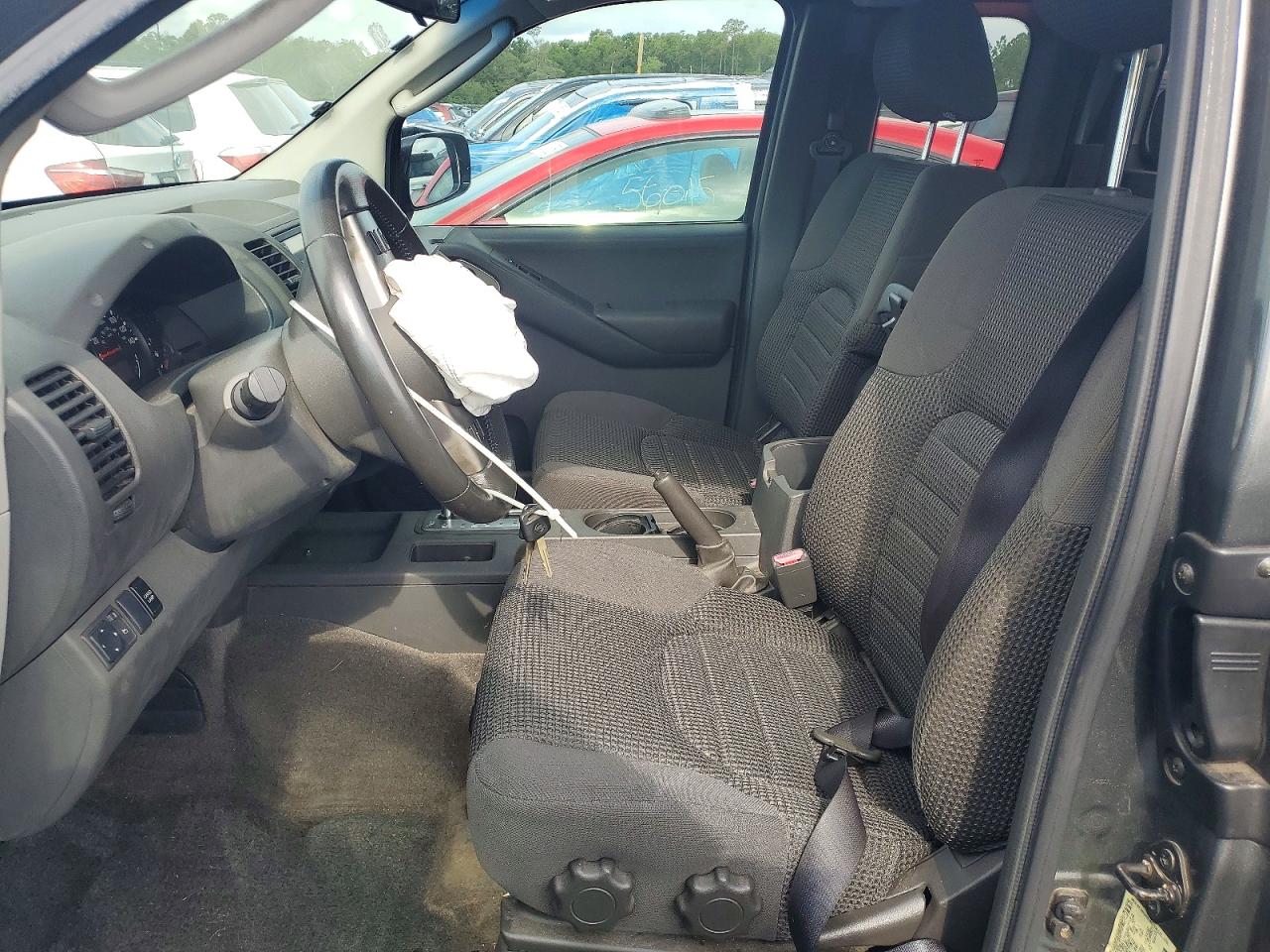 Nissan Frontier Se