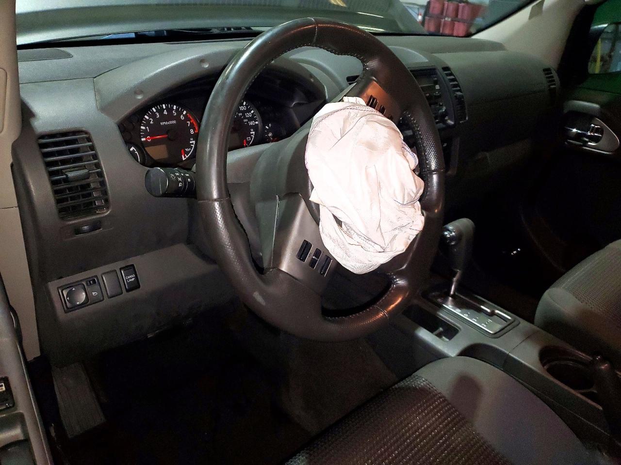 Nissan Frontier Se