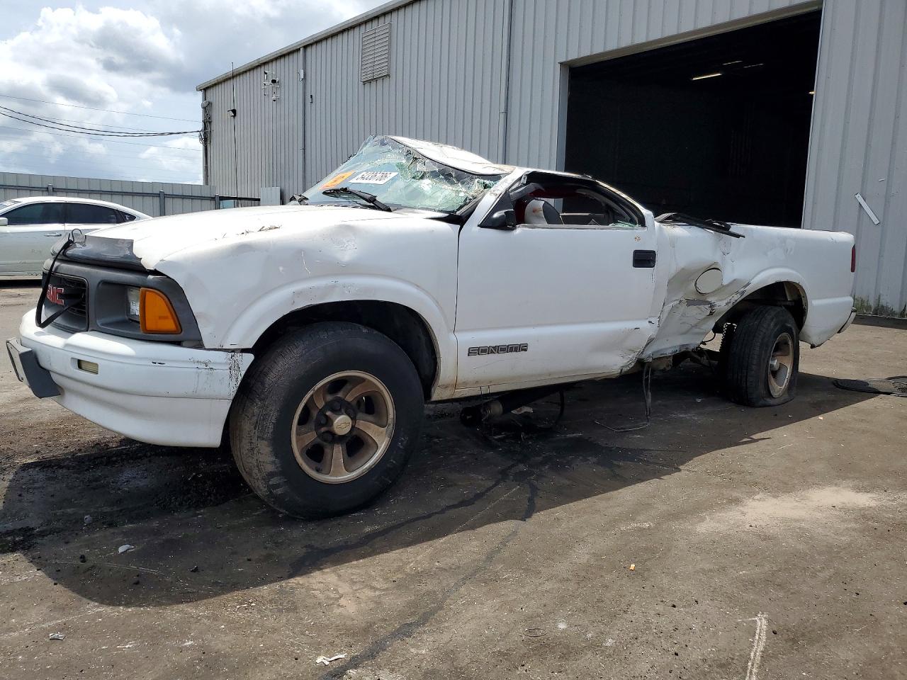 Salvage GMC Sonoma Image
