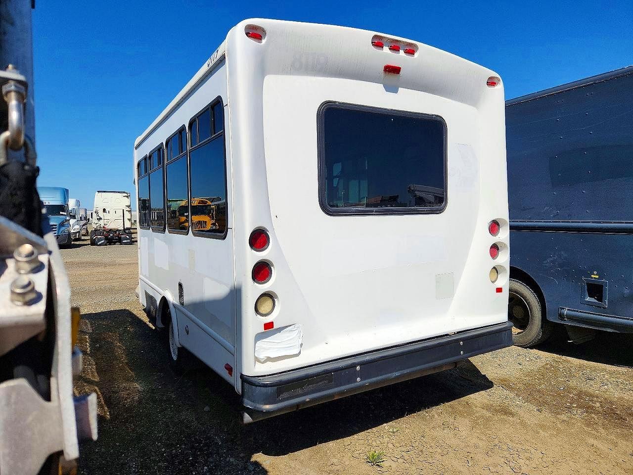 Ford Econoline E350 Super Duty Van