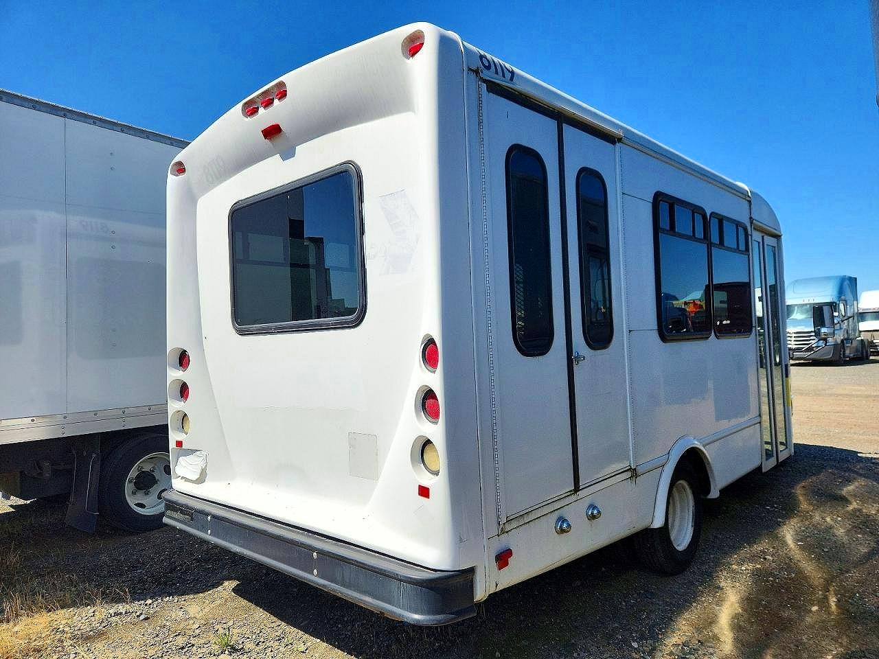 Ford Econoline E350 Super Duty Van