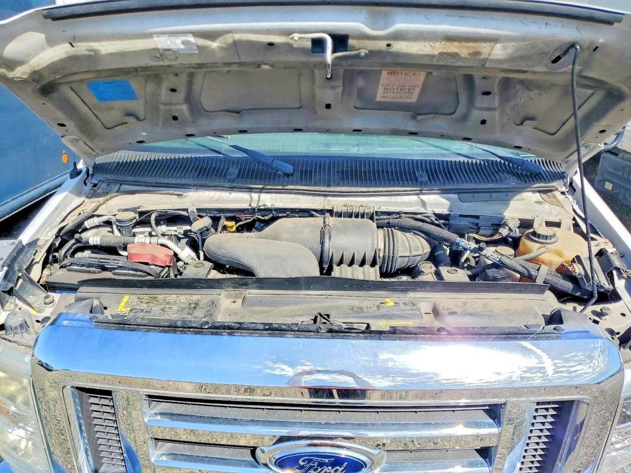Ford Econoline E350 Super Duty Van