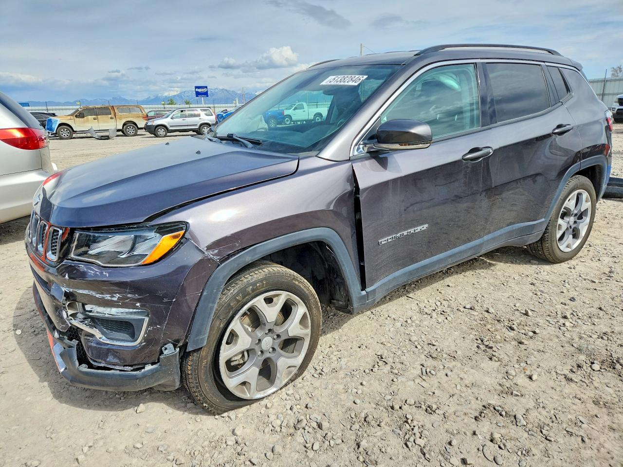 Salvage Jeep Compass Image