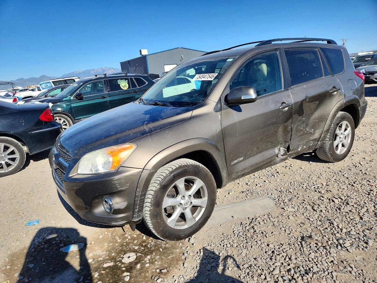 Salvage Toyota RAV4 Image