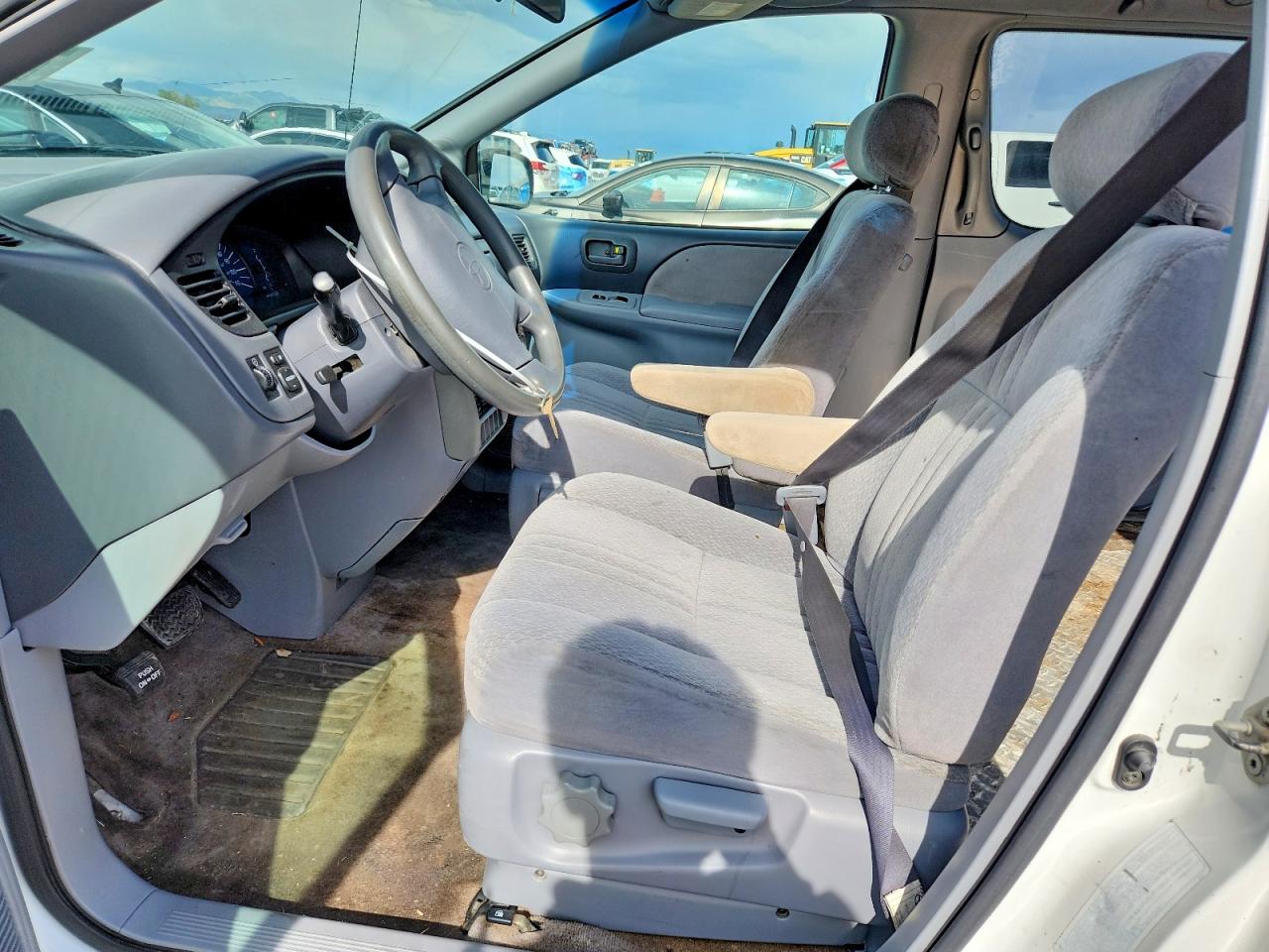 Toyota Sienna Ce