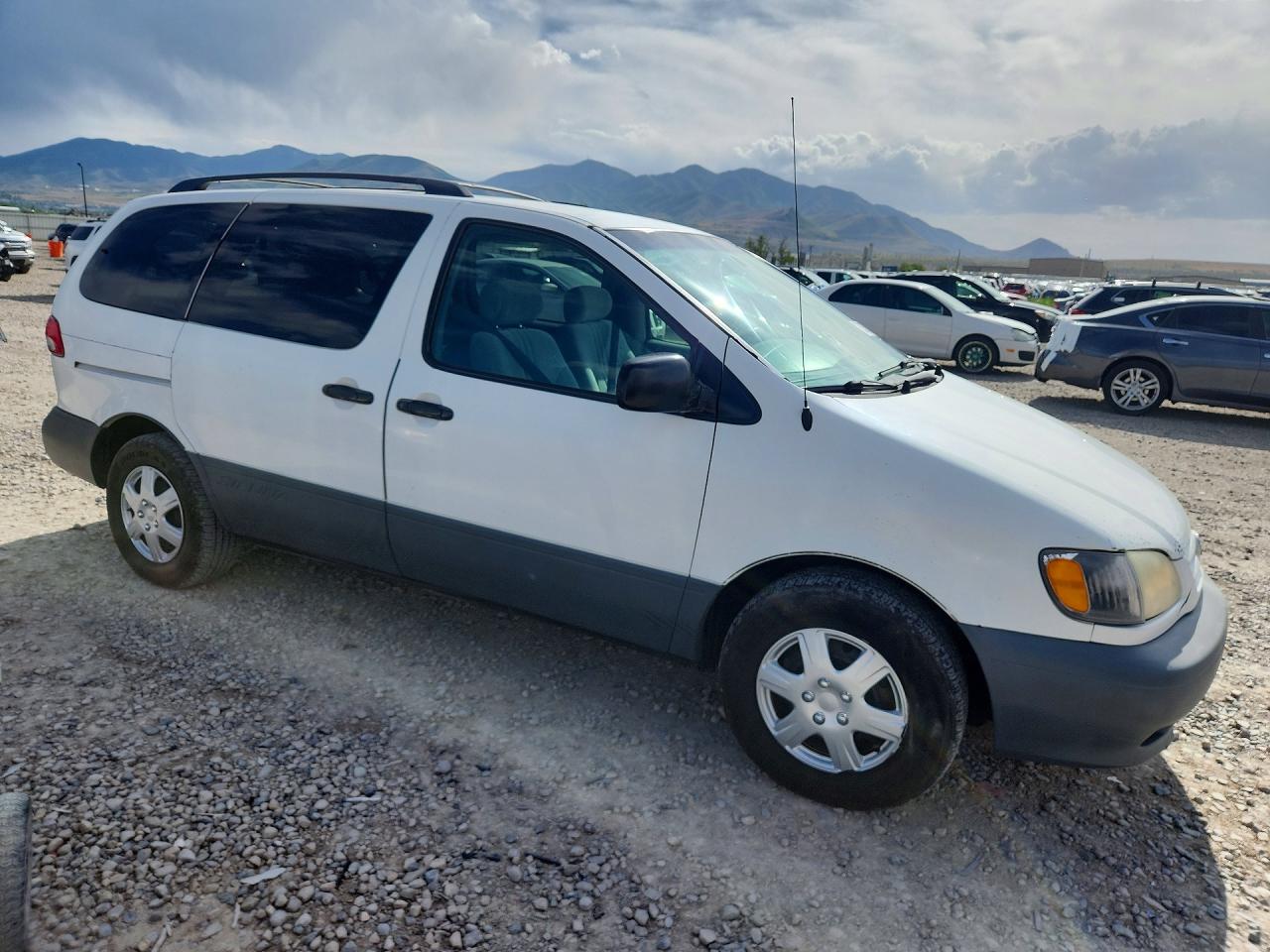 Toyota Sienna Ce