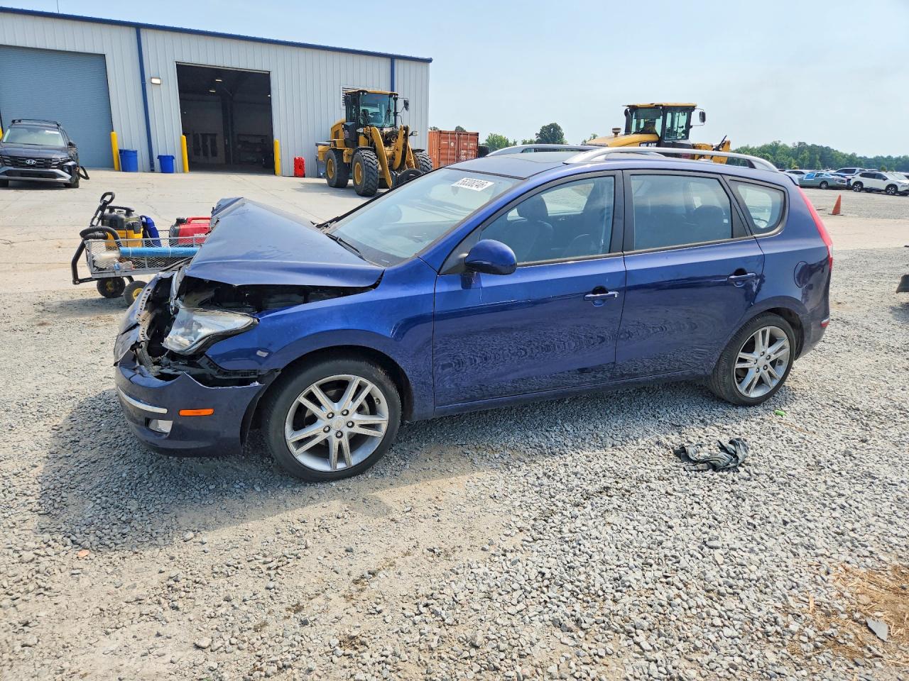 Salvage Hyundai ELANTRA Image