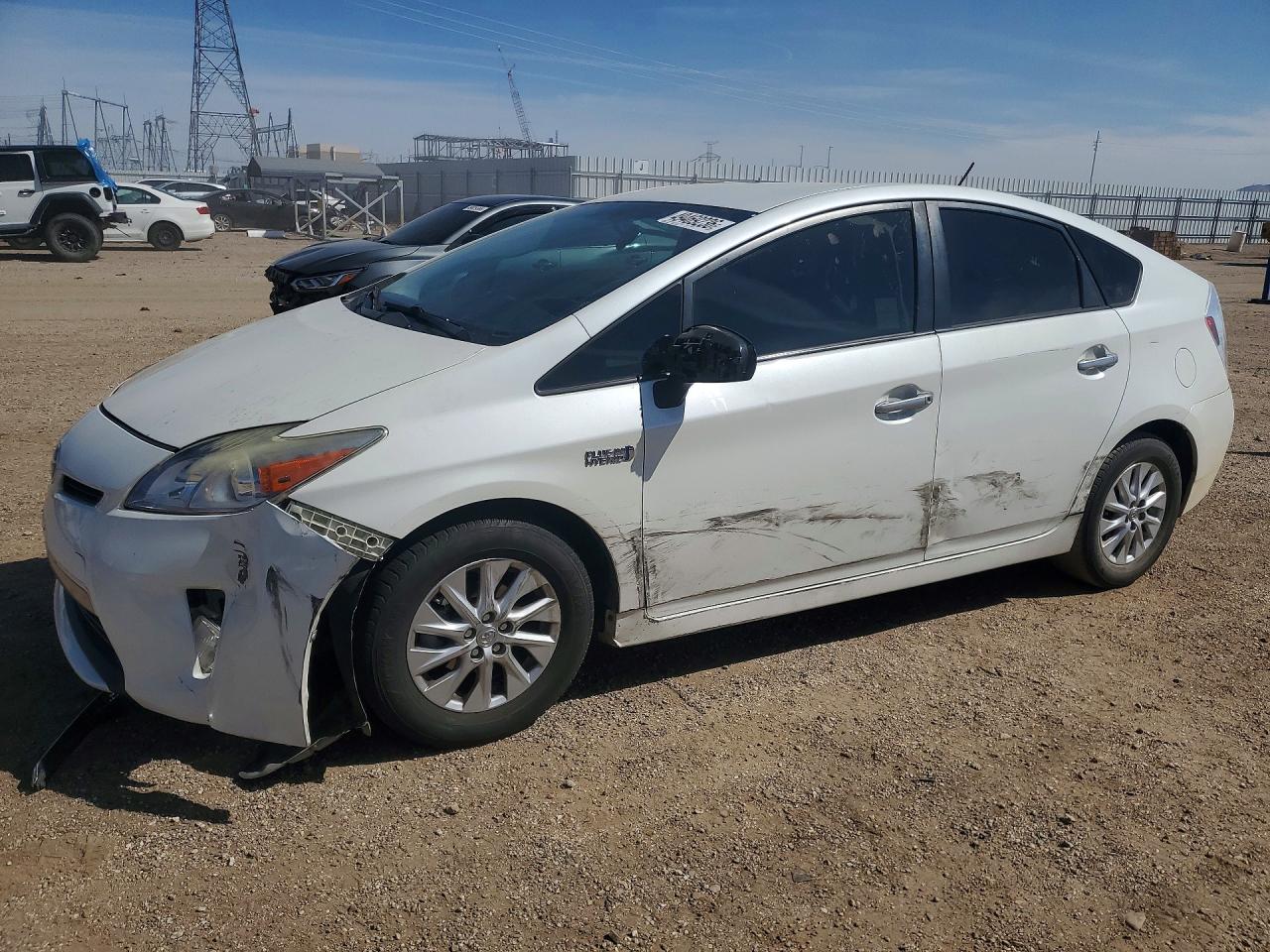 Salvage Toyota Prius Image