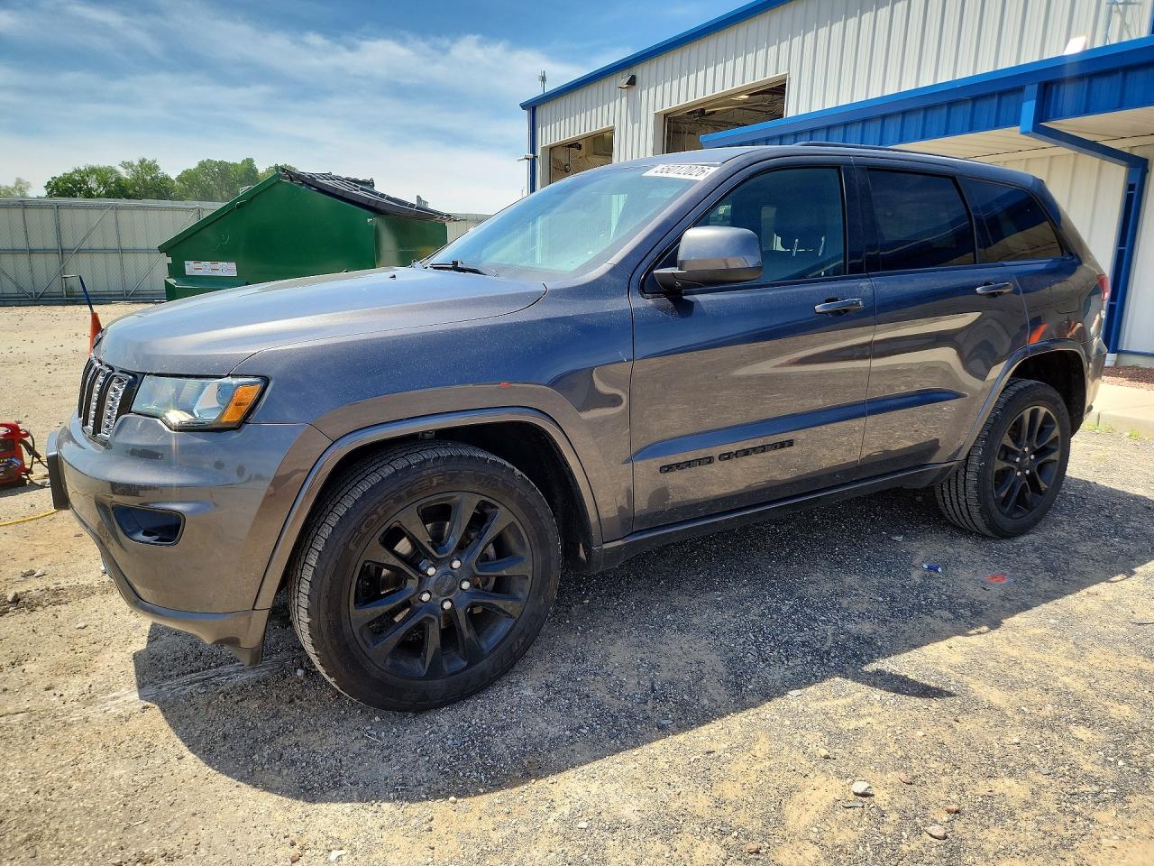 Salvage Jeep Cherokee Image