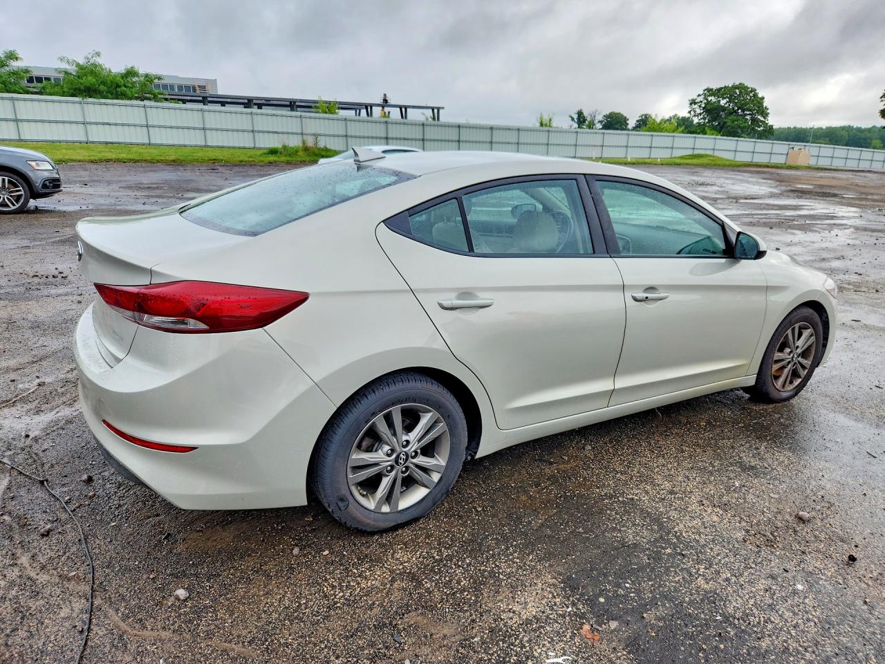 Hyundai ELANTRA Value Edition