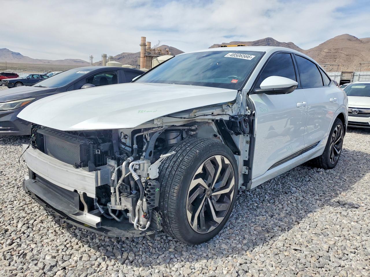 Salvage Audi Q8 Image