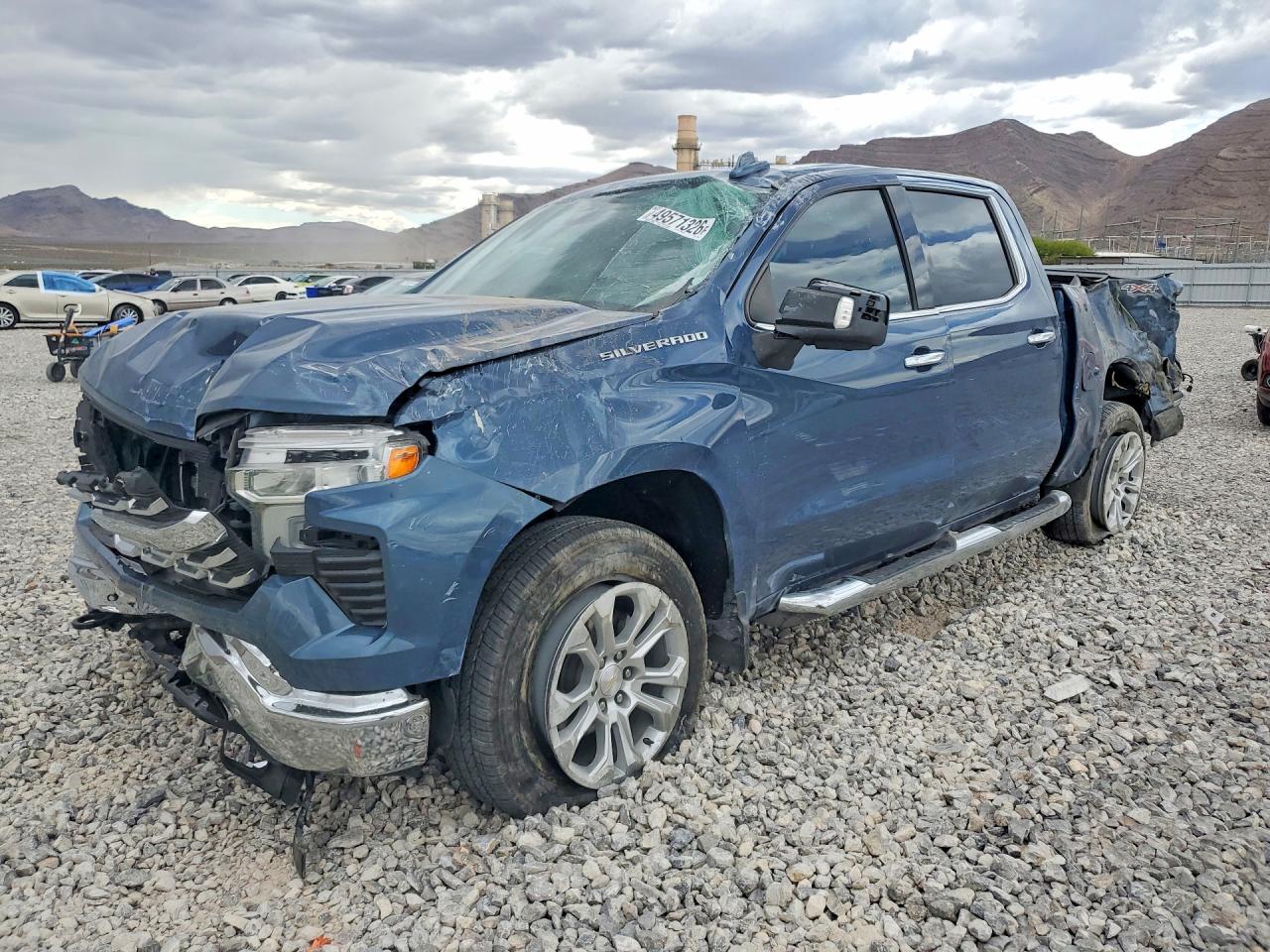 Salvage Chevrolet Silverado Image