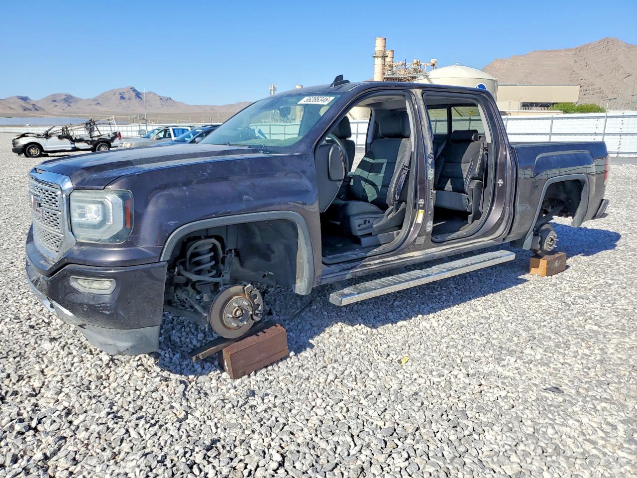Salvage GMC Sierra Image