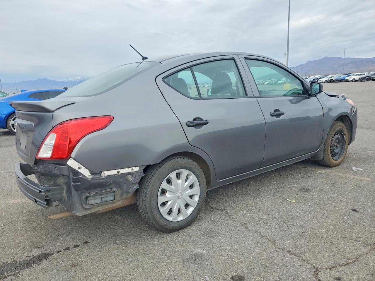 Nissan Versa S