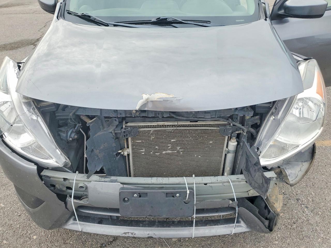 Nissan Versa S