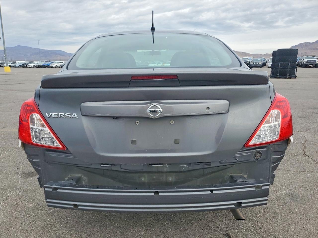 Nissan Versa S