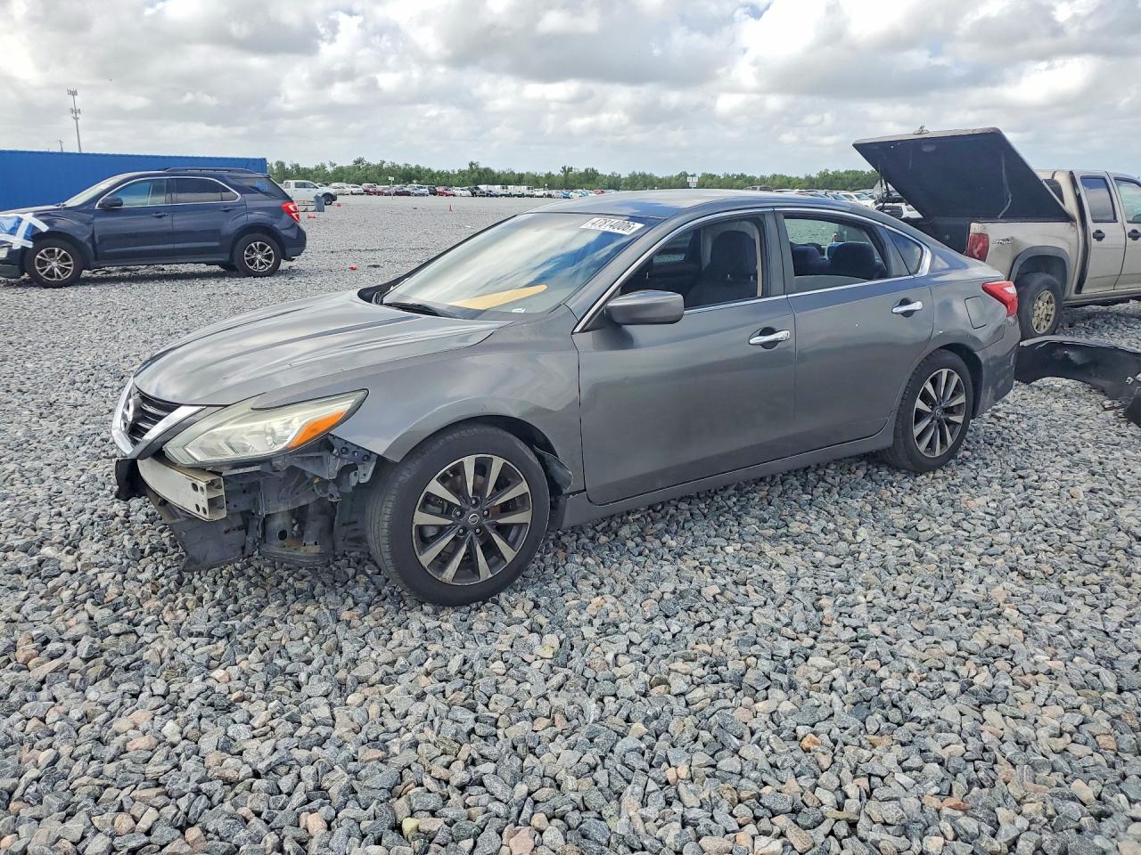 Salvage Nissan Altima Image