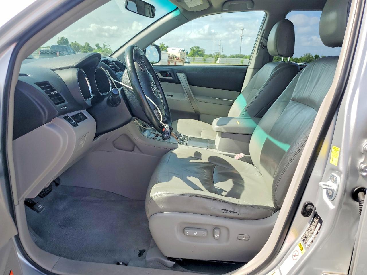 Toyota Highlander Sport