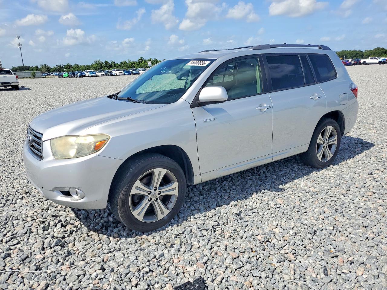 Salvage Toyota Highlander Image