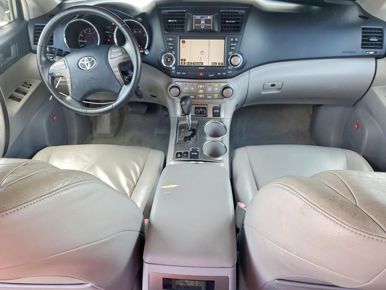 Toyota Highlander Sport