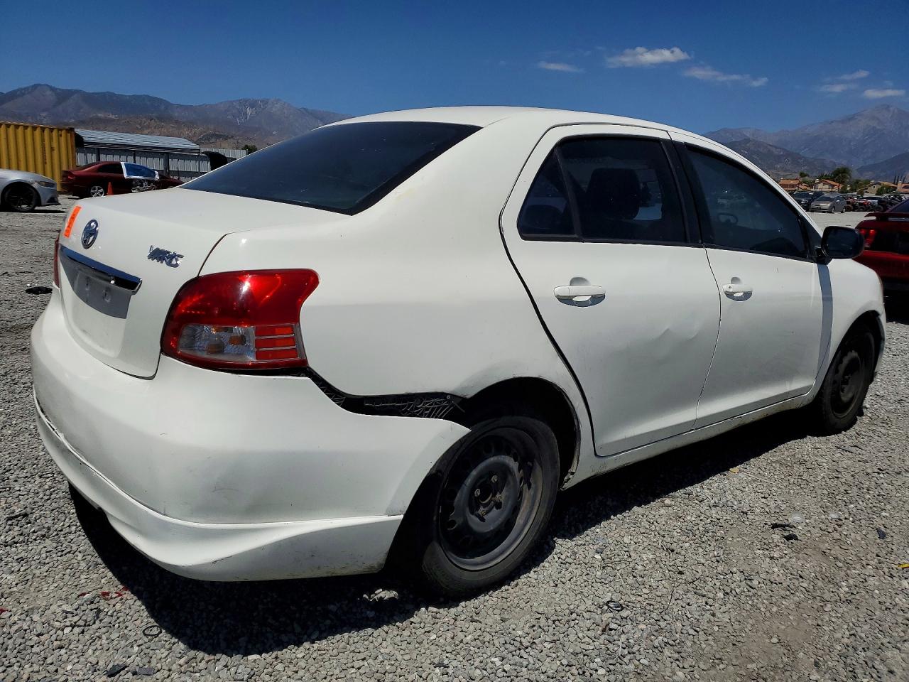 Toyota Yaris Base