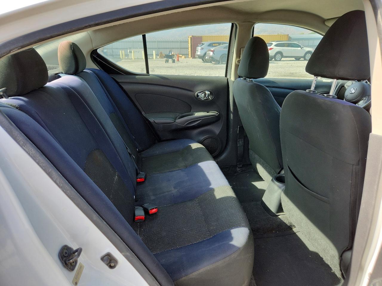 Nissan Versa 1.6 S