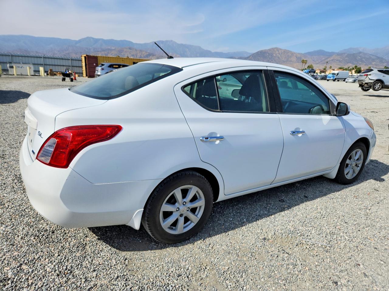 Nissan Versa 1.6 S