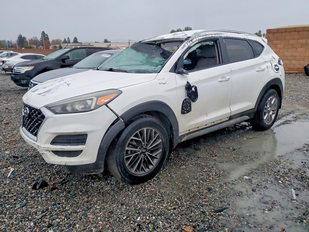 Salvage Hyundai TUCSON Image