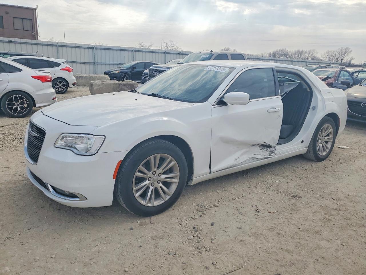 Salvage Chrysler 300 Image