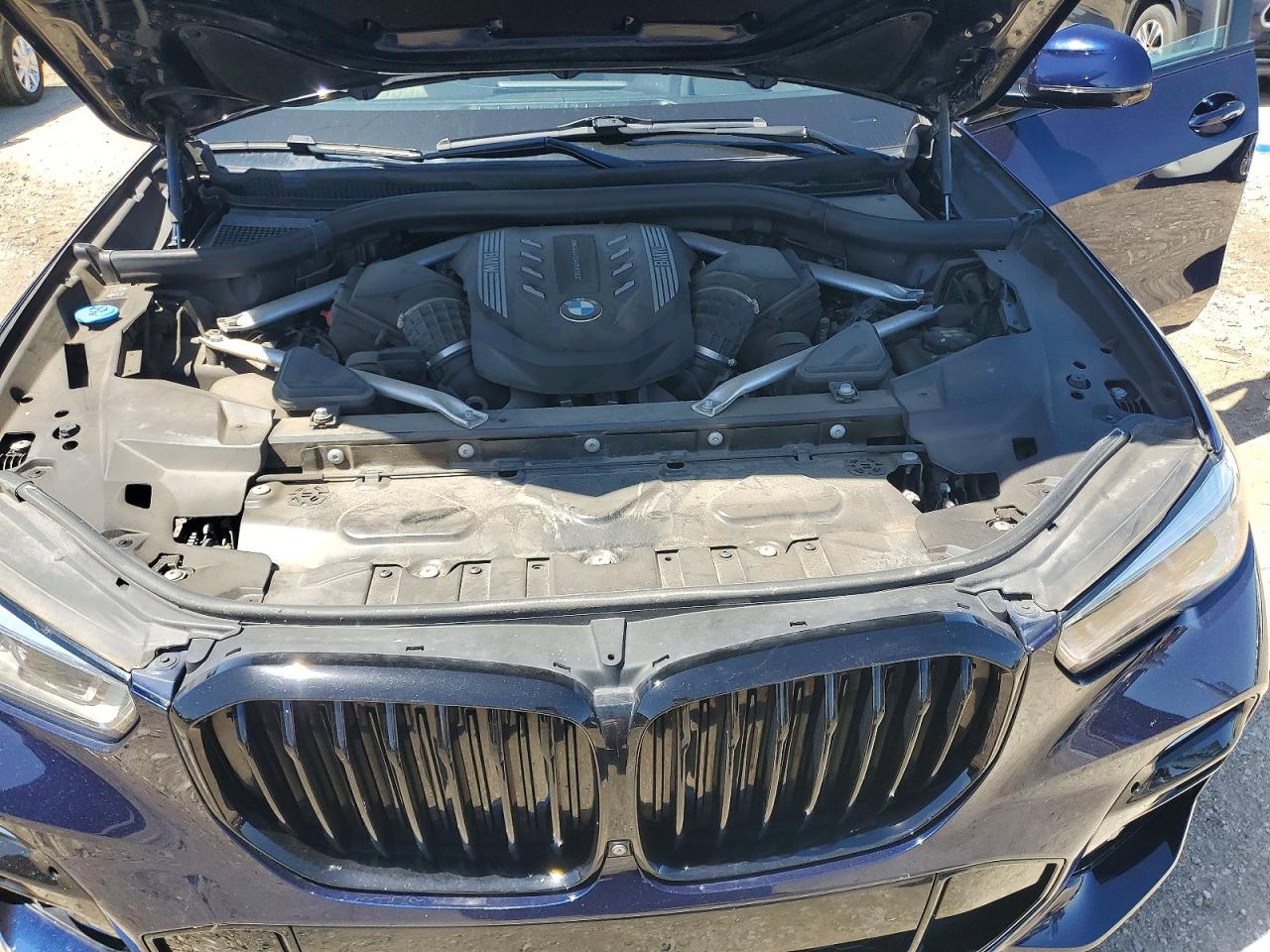 BMW X Series M50i