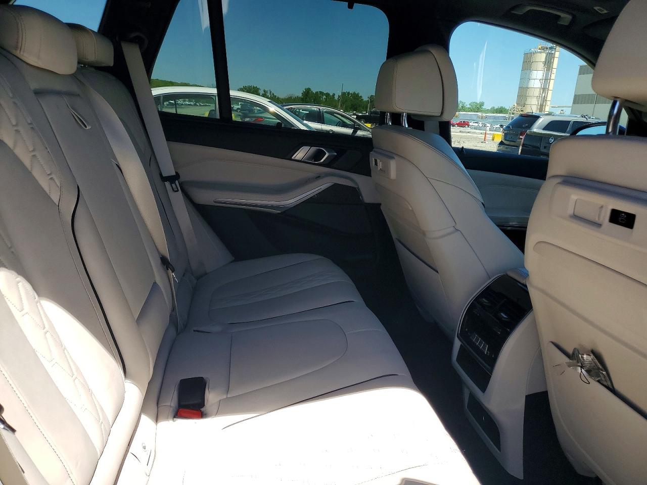 BMW X Series M50i