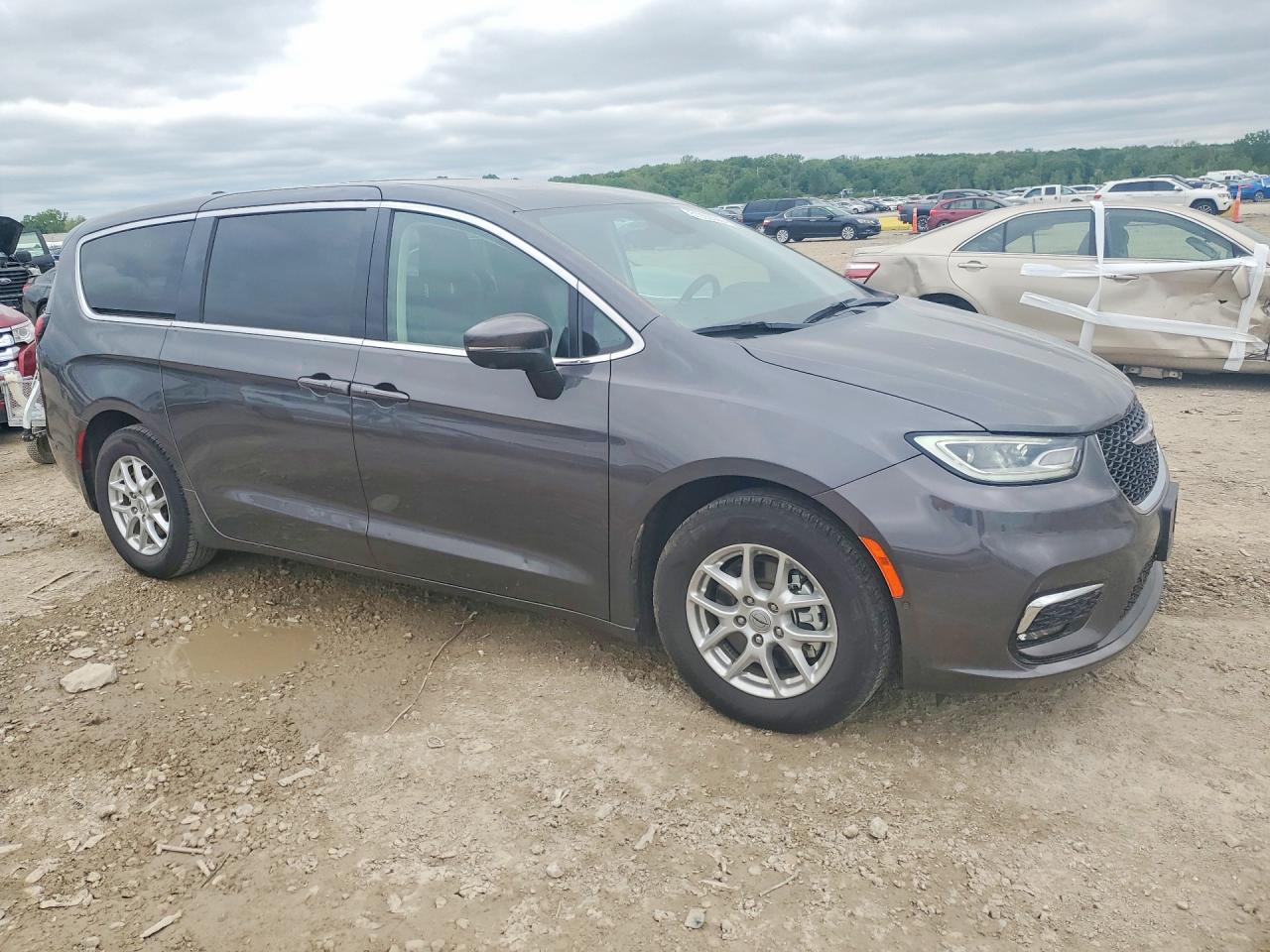 Chrysler Pacifica Touring L