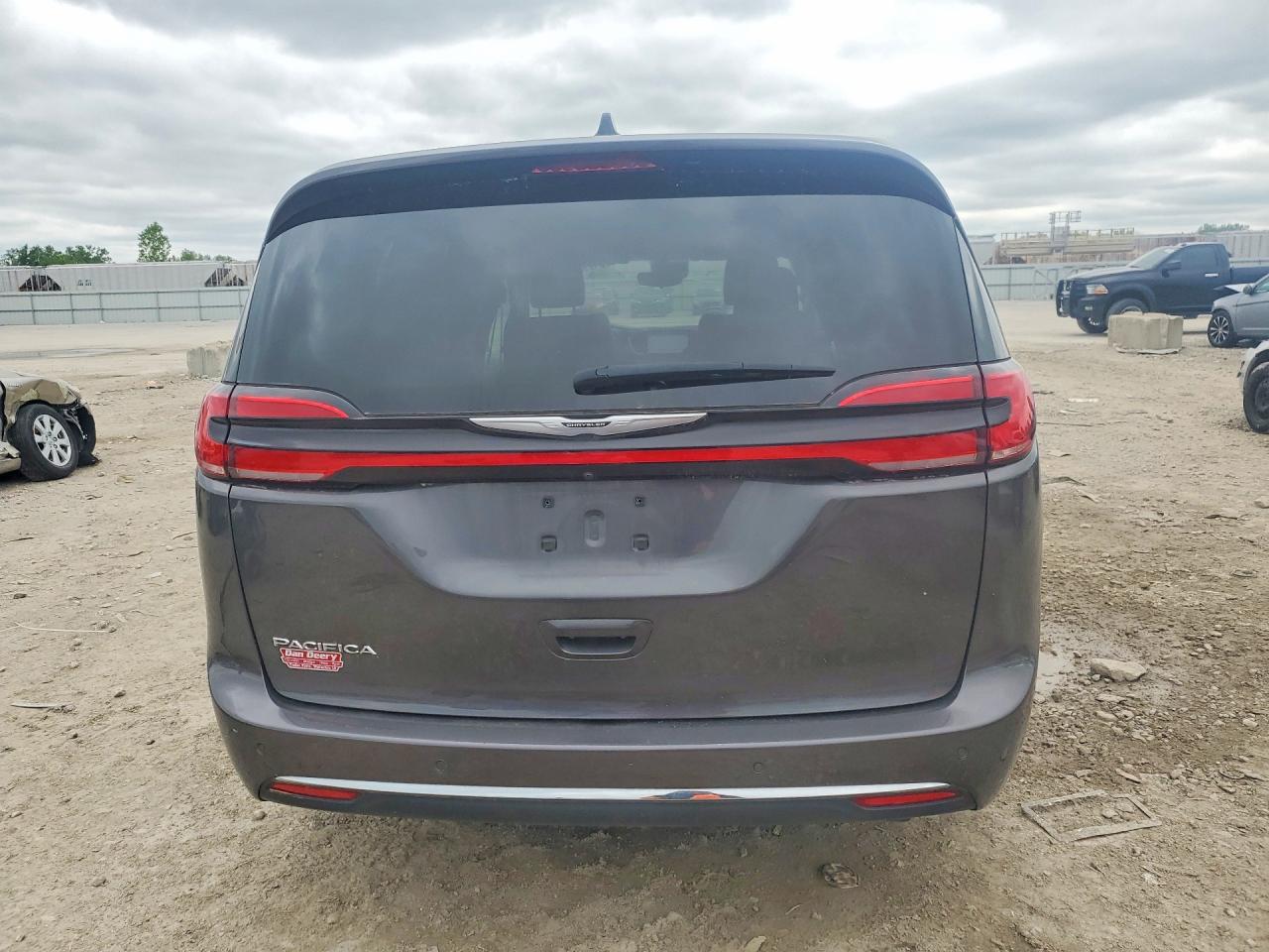 Chrysler Pacifica Touring L