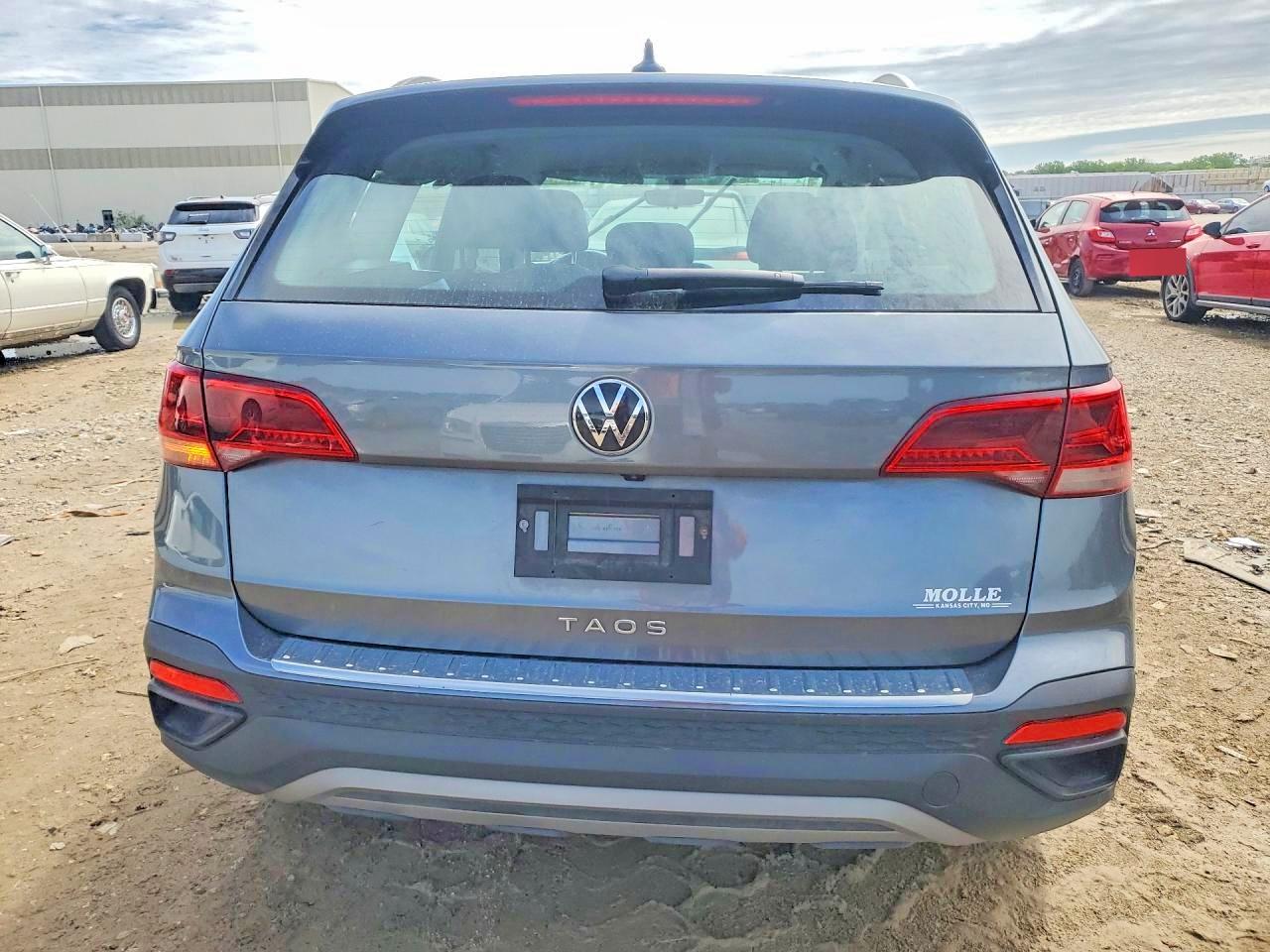 Volkswagen Taos S