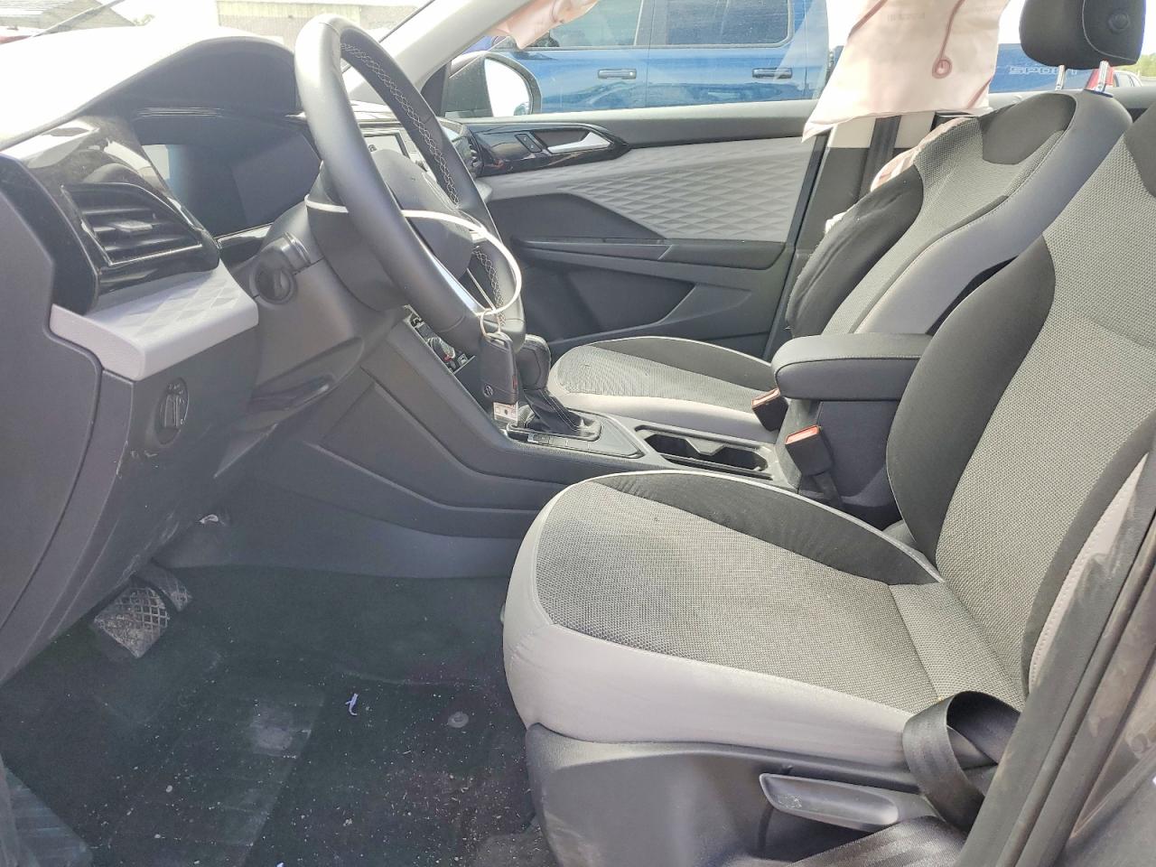 Volkswagen Taos S