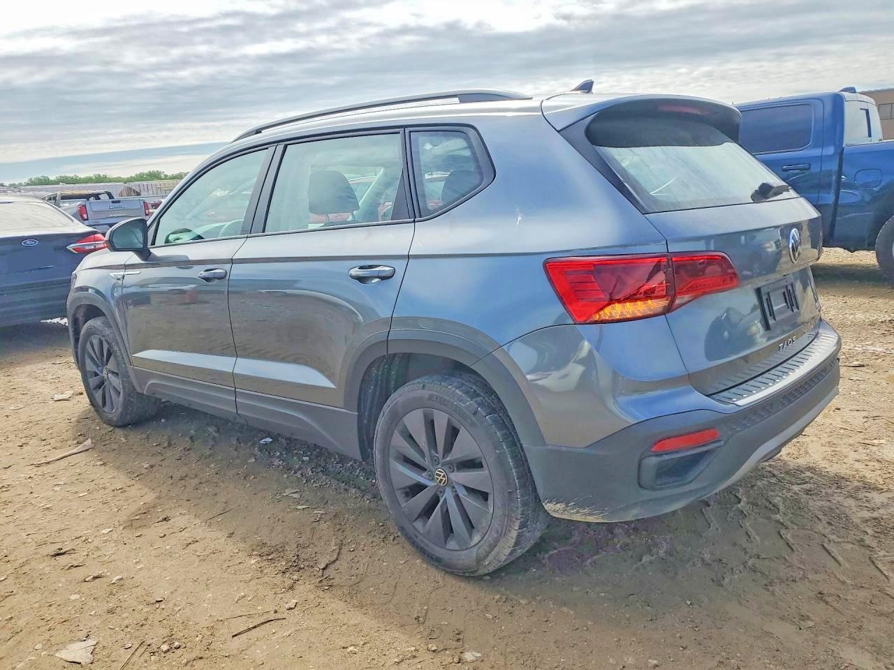 Volkswagen Taos S