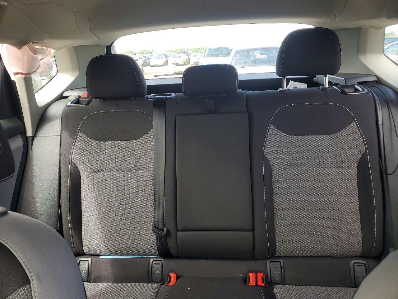 Volkswagen Taos S