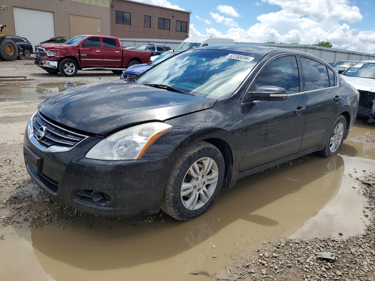 Salvage Nissan Altima Image
