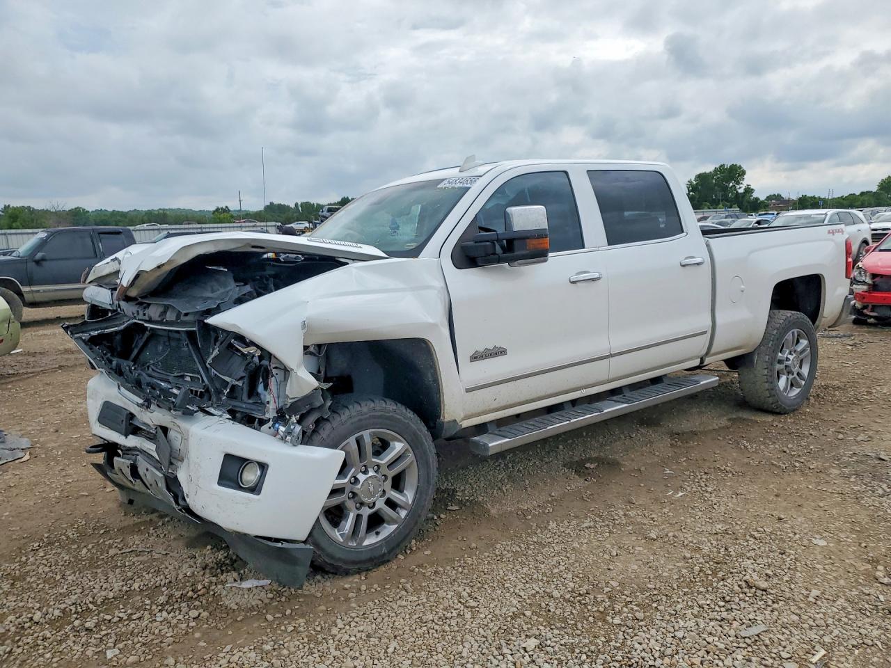 Salvage Chevrolet Silverado Image