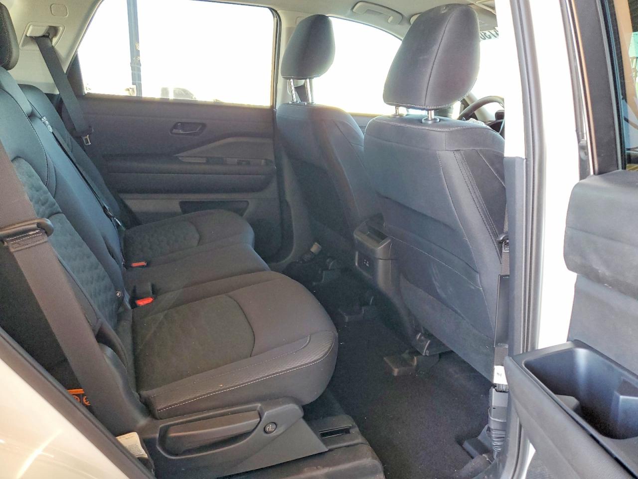 Nissan Pathfinder S