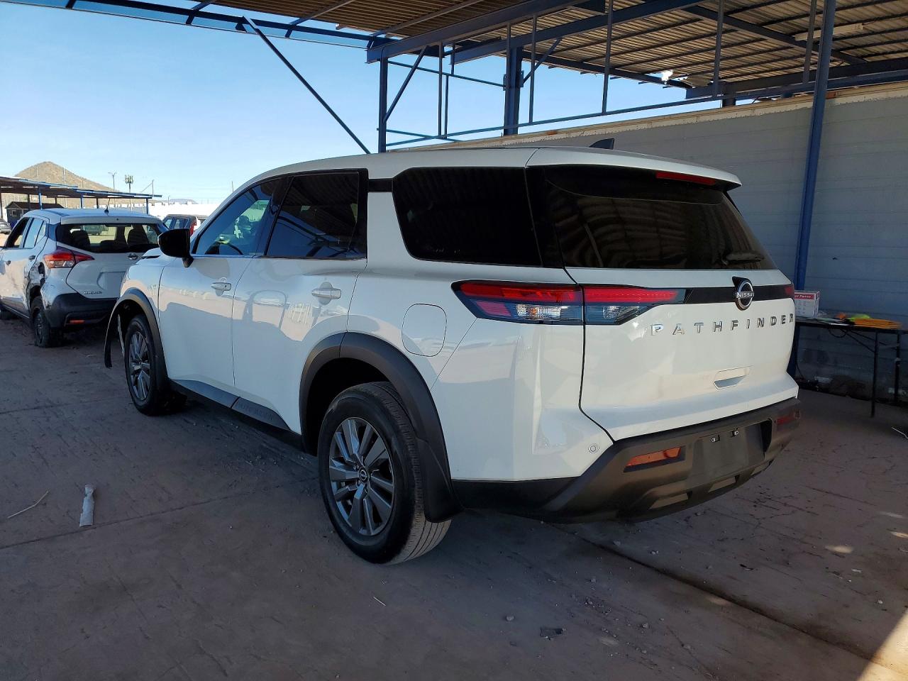 Nissan Pathfinder S
